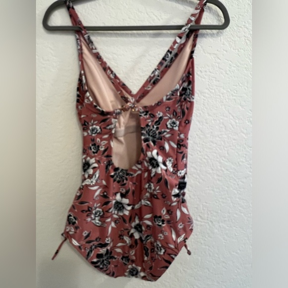 Kona Sol 1 Piece Bathing Suit Medium - Picture 2 of 4